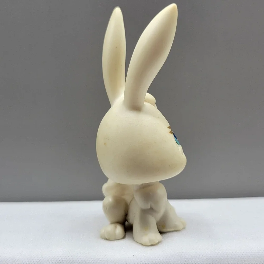 Littlest Pet Shop LPS #3 White Rabbit Bunny Blue Eyes Hasbro Figure